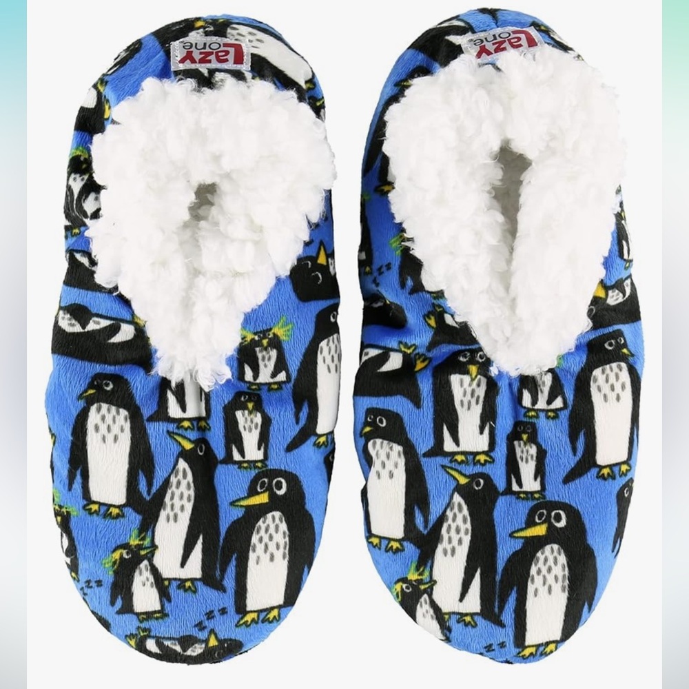 Lazy One. Womens slippers. Fits size 7-9 feet. NWT